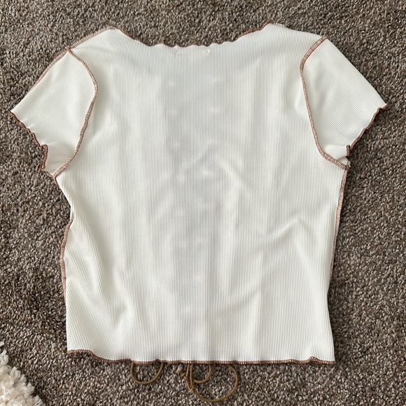 Boutique lace up tshirt - Picture 2 of 3